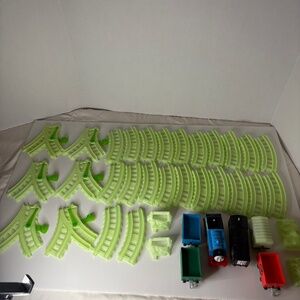 Thomas & Friends TrackMaster Glow in The Dark Thomas & Diesel and Track Extras